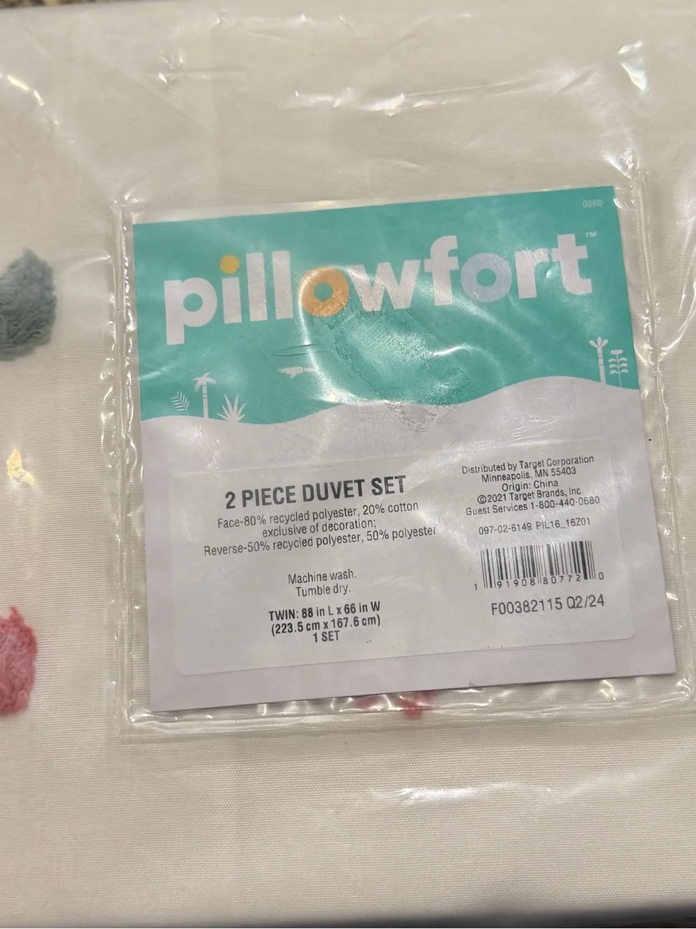 PILLOWFORT NWT 2pc Pom duvet set -white -twin